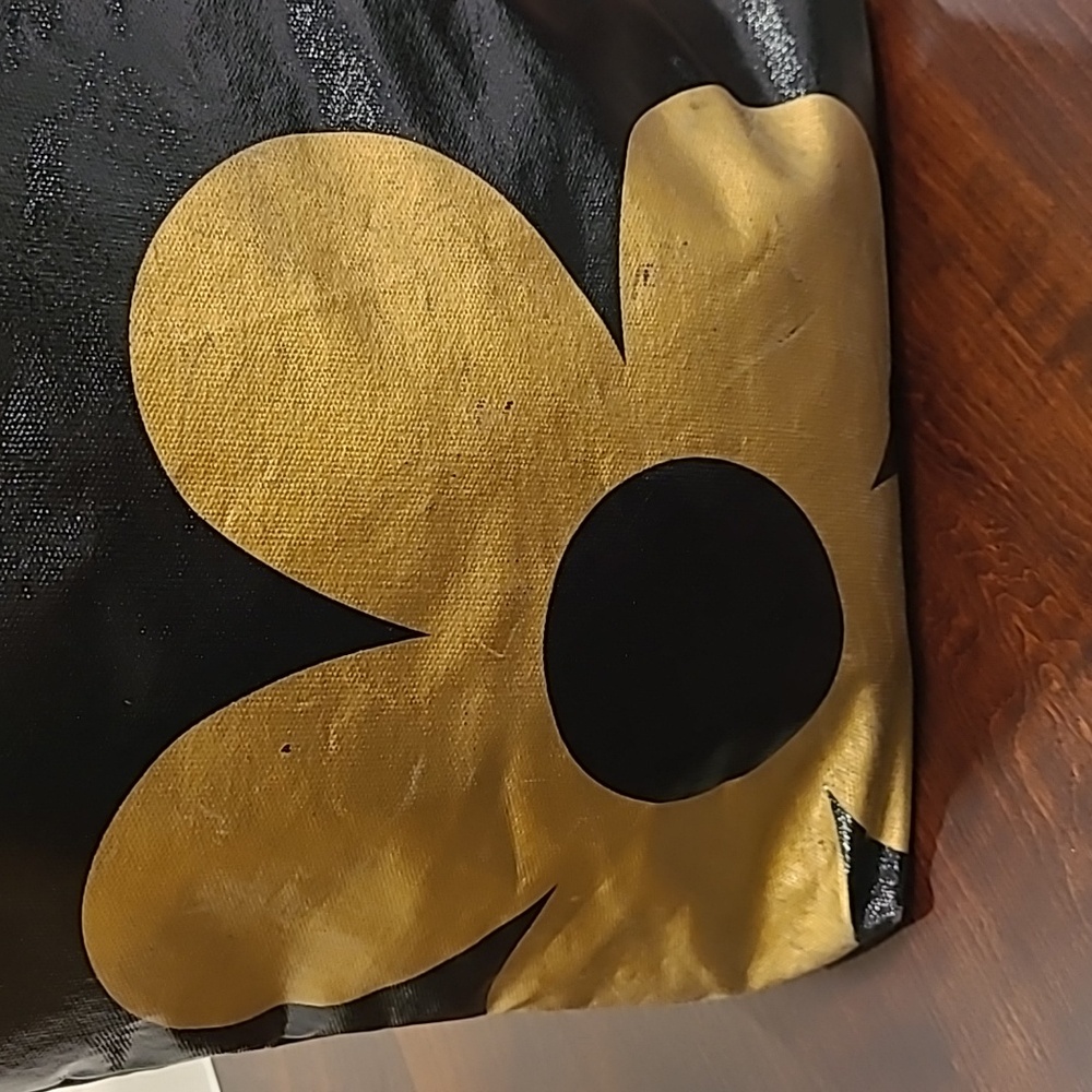 Daisy Marc Jacobs  Black and Gold Floral Wax Canvas Tote - Picture 5 of 9